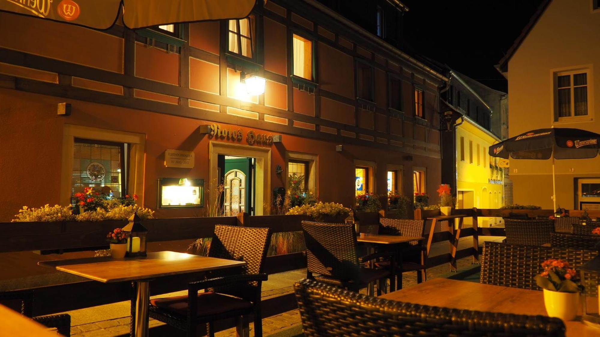 Gasthaus& Pension Zum Roten Haus Бад-Шандау Экстерьер фото